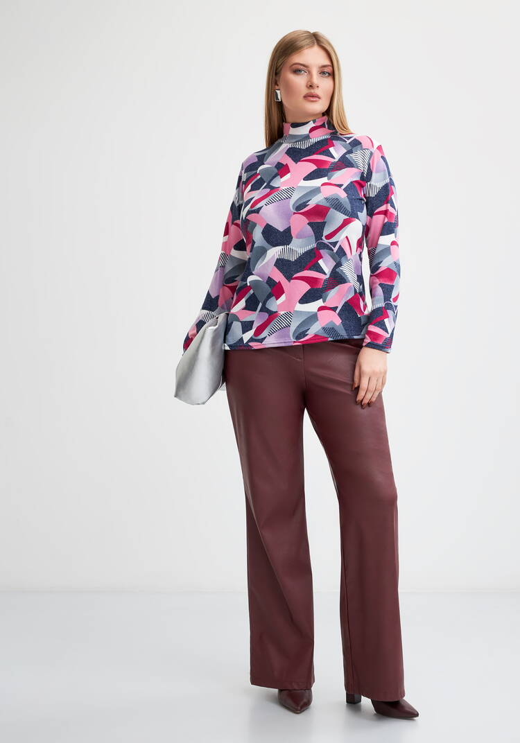 Джемпер-водолазка с абстрактным принтом шир.  750, рис. 8