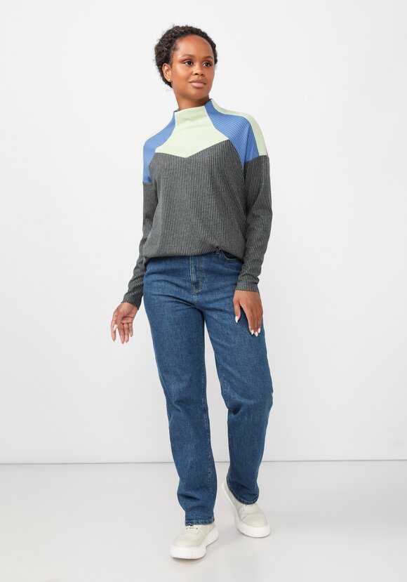 Джемпер Сарина шир.  580, рис. 23