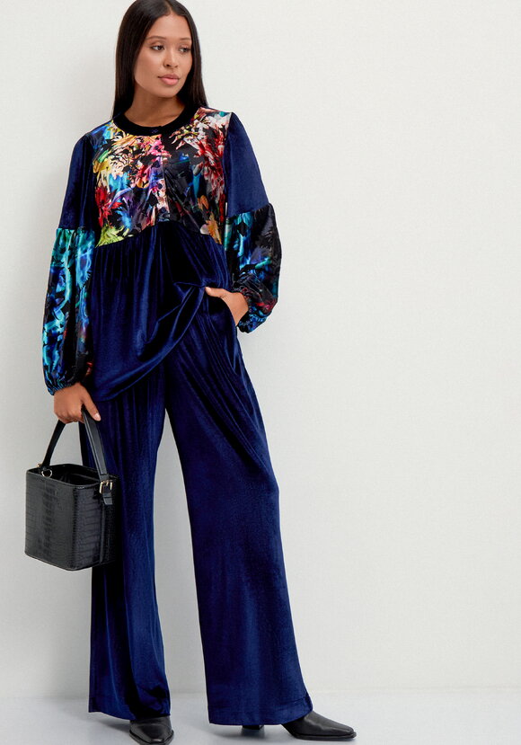 Брюки из велюра на резинке по поясу шир.  580, рис. 16