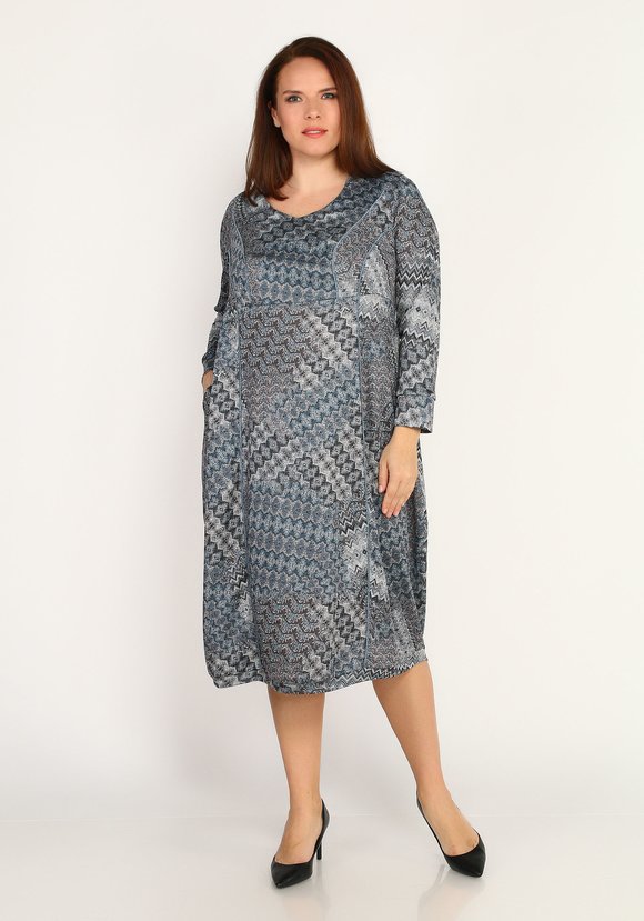 Платье с рельефами шир.  580, рис. 5