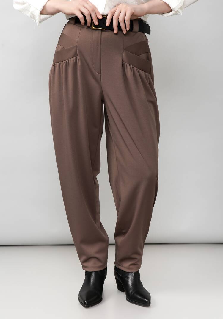 Брюки женские со сборкой на карманах шир.  750, рис. 13