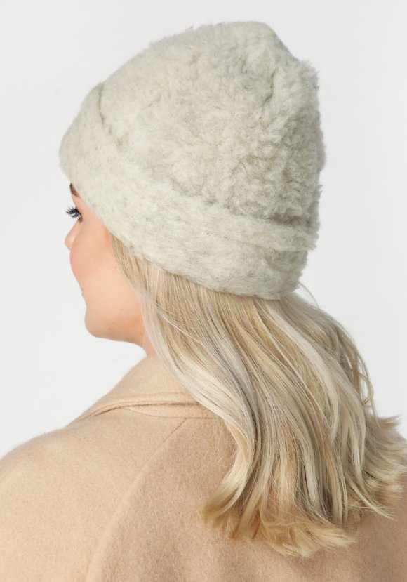 Шапка Беатрис шир.  580, рис. 32