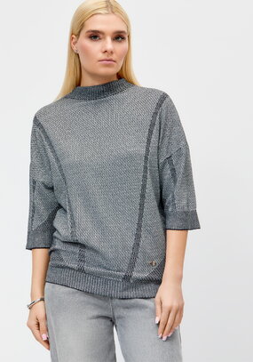 Джемпер с лентами на шее сзади