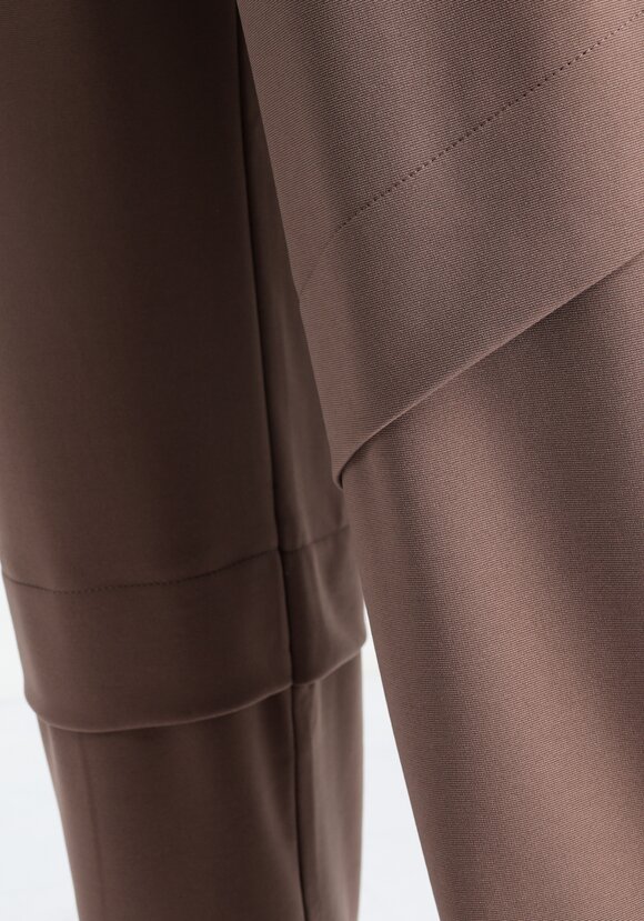 Брюки с отрезными линиями шир.  580, рис. 7