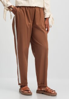 Брюки-бананы с кружевной вставкой