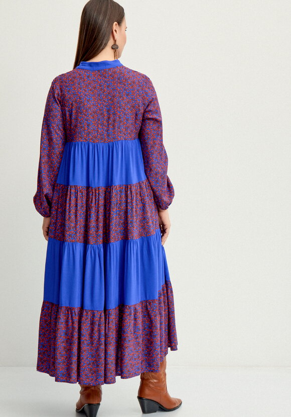 Платье с ярусами и V-образным вырезом шир.  580, рис. 3