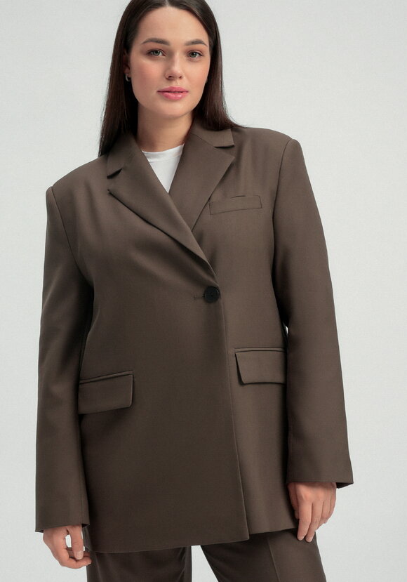 Пиджак с разрезом по спинке шир.  580, рис. 22