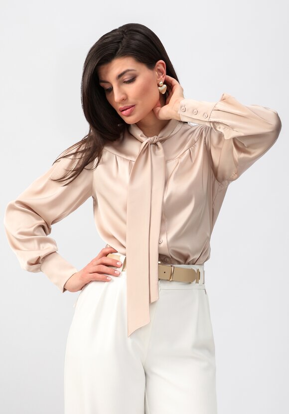 Блуза прямого силуэта с бантом шир.  580, рис. 55