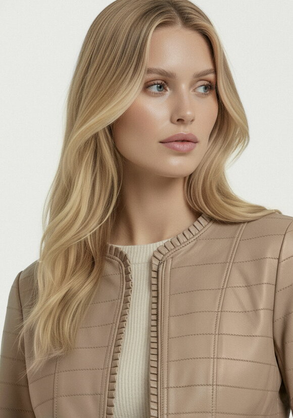 Куртка из экокожи с рюшей шир.  580, рис. 22