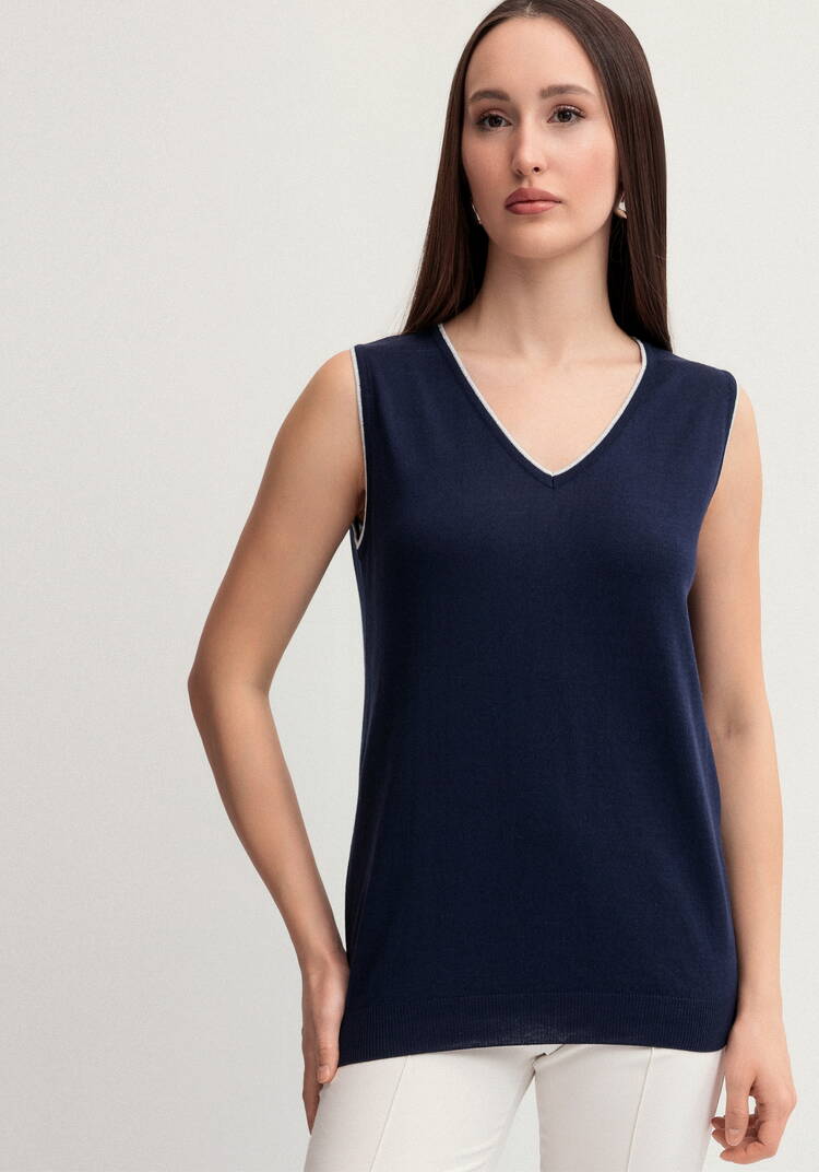 Топ с V-образным вырезом шир.  750, рис. 8