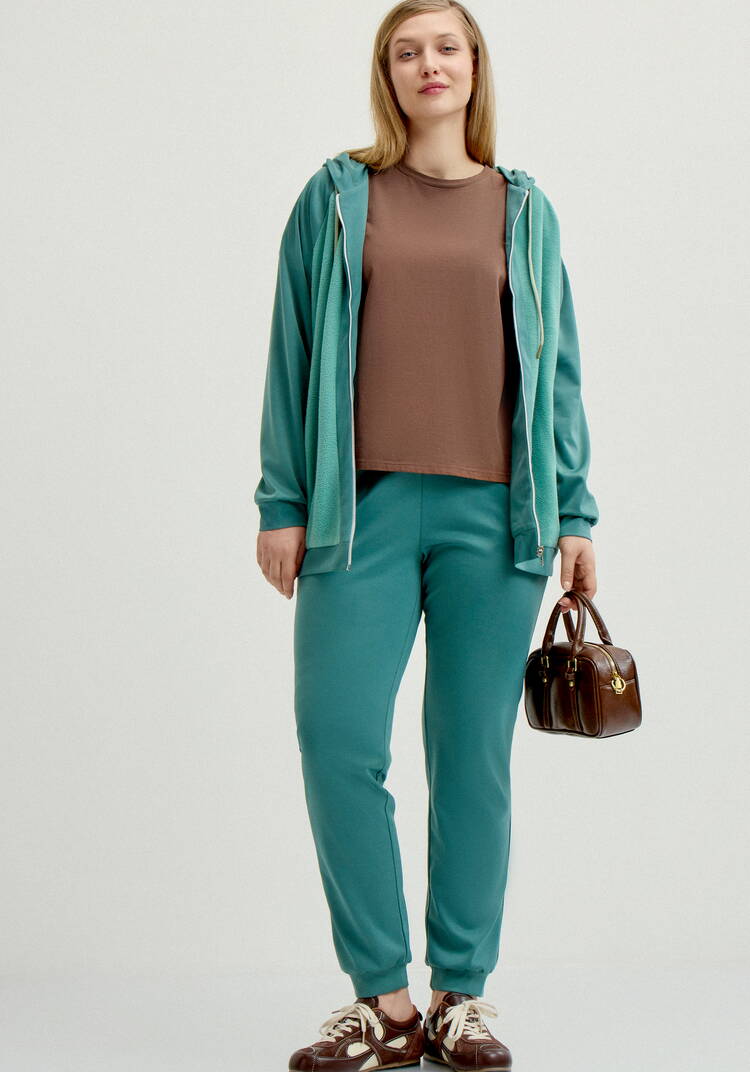 Брюки спортивные из трикотажа шир.  750, рис. 8