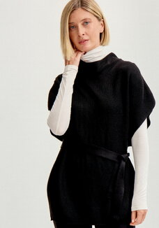 Джемпер-жилет с высоким горлом и поясом