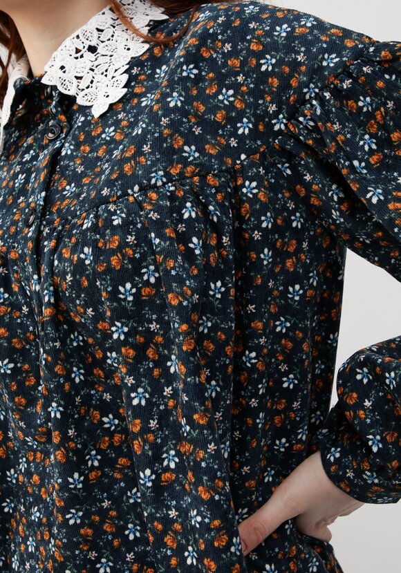 Блуза с цветочным принтом и воротником шир.  580, рис. 15