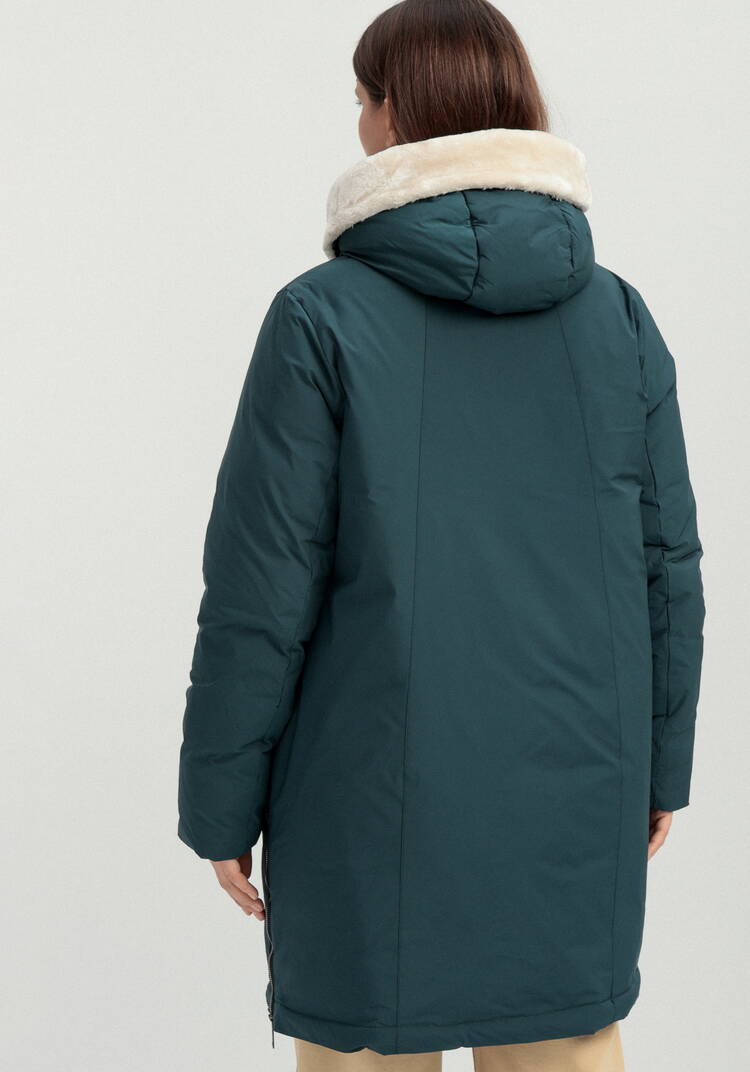 Куртка с меховым капюшоном на молнии шир.  750, рис. 41