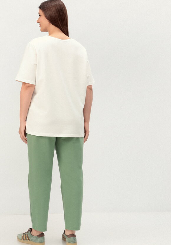 Комплект брючный с принтом на футболке шир.  580, рис. 38