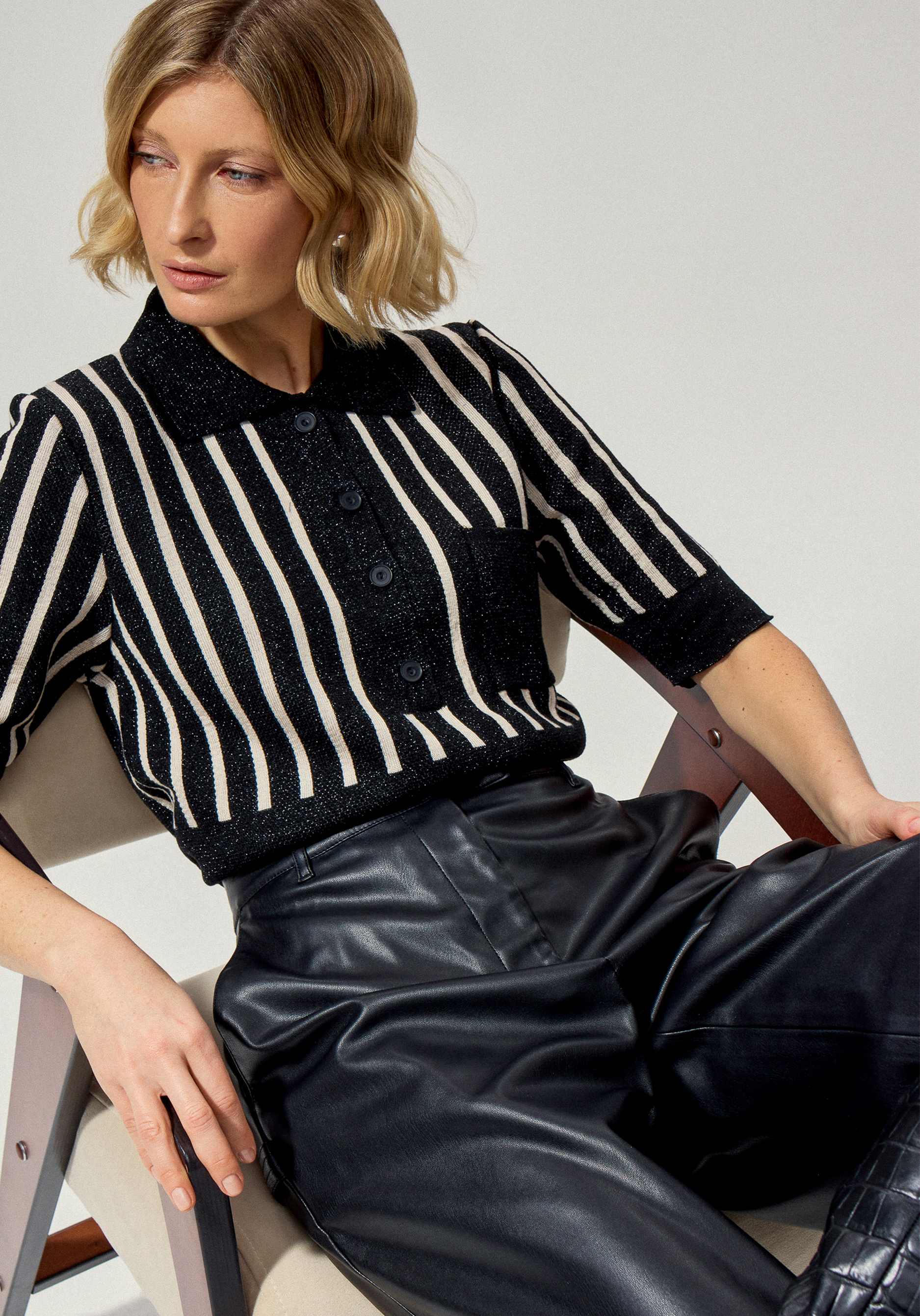 

Футболка женская с застежкой-поло, Серый