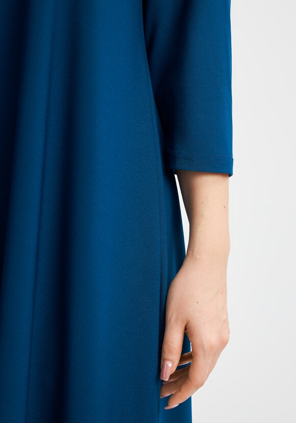 Платье с тесьмой из страз шир.  580, рис. 11