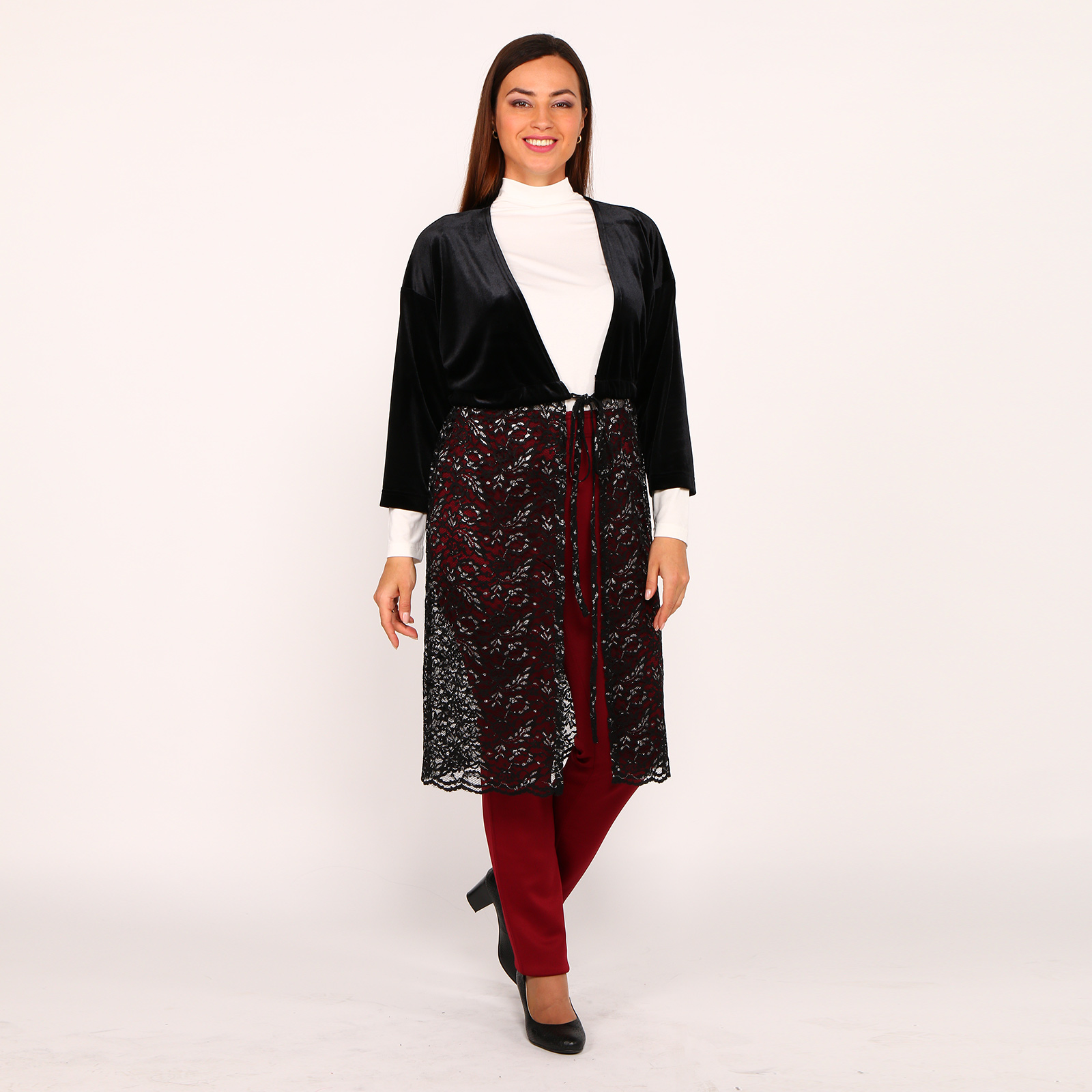 

Кардиган бархатный с гипюром