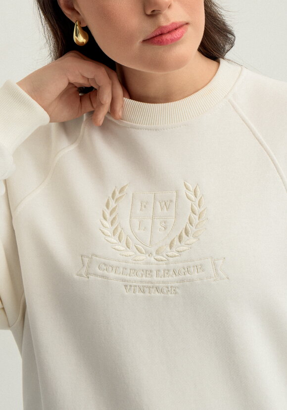 Свитшот с декором на груди шир.  580, рис. 13