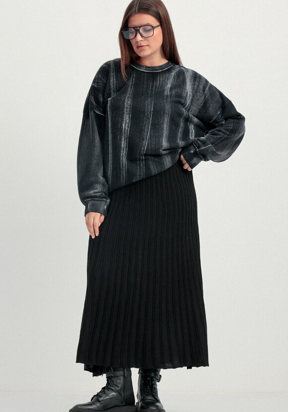 Юбка A-образного силуэта с имитацией плиссе шир.  580, рис. 1