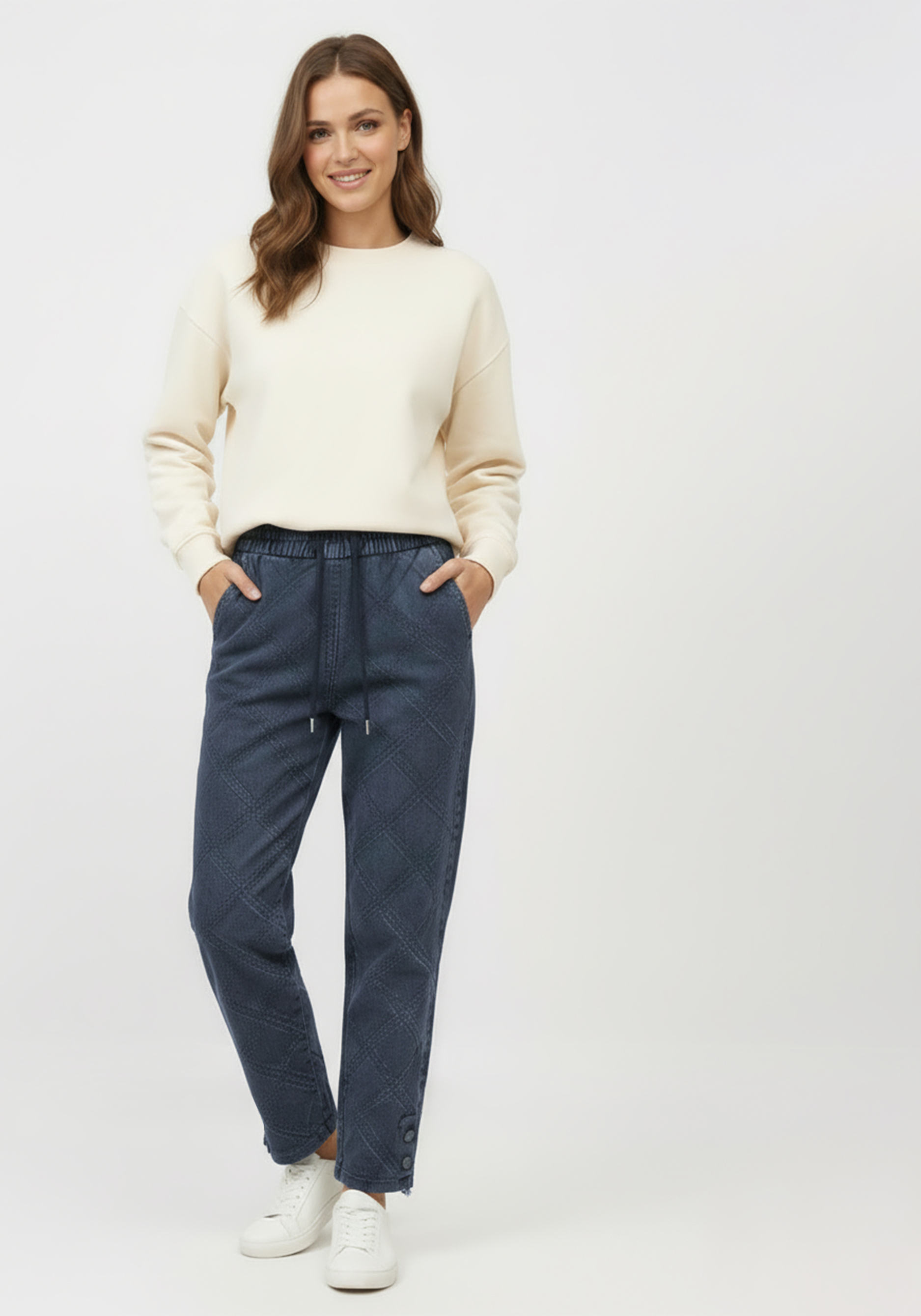 Джинсы с фактурным узором 4999₽