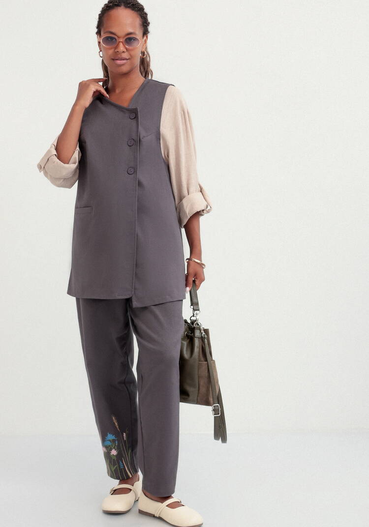 Жилет с асимметричной застежкой шир.  750, рис. 11