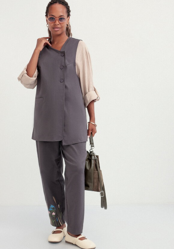 Жилет с асимметричной застежкой шир.  580, рис. 11