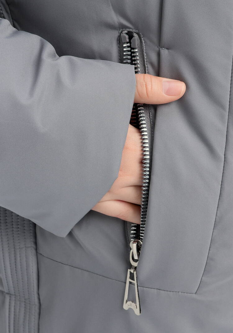 Пуховик с боковыми карманами на молнии шир.  750, рис. 40