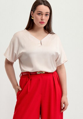 Блуза шелковая с V-образным вырезом