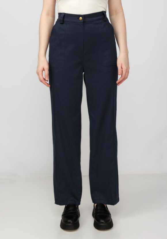 Брюки прямые с рельефами и отстрочками шир.  580, рис. 4