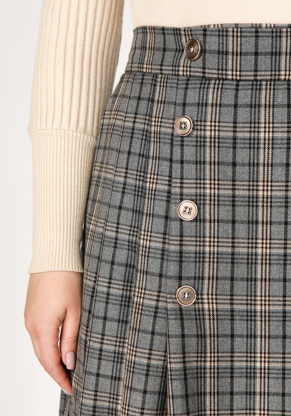 Юбка со складками на запах шир.  580, рис. 6