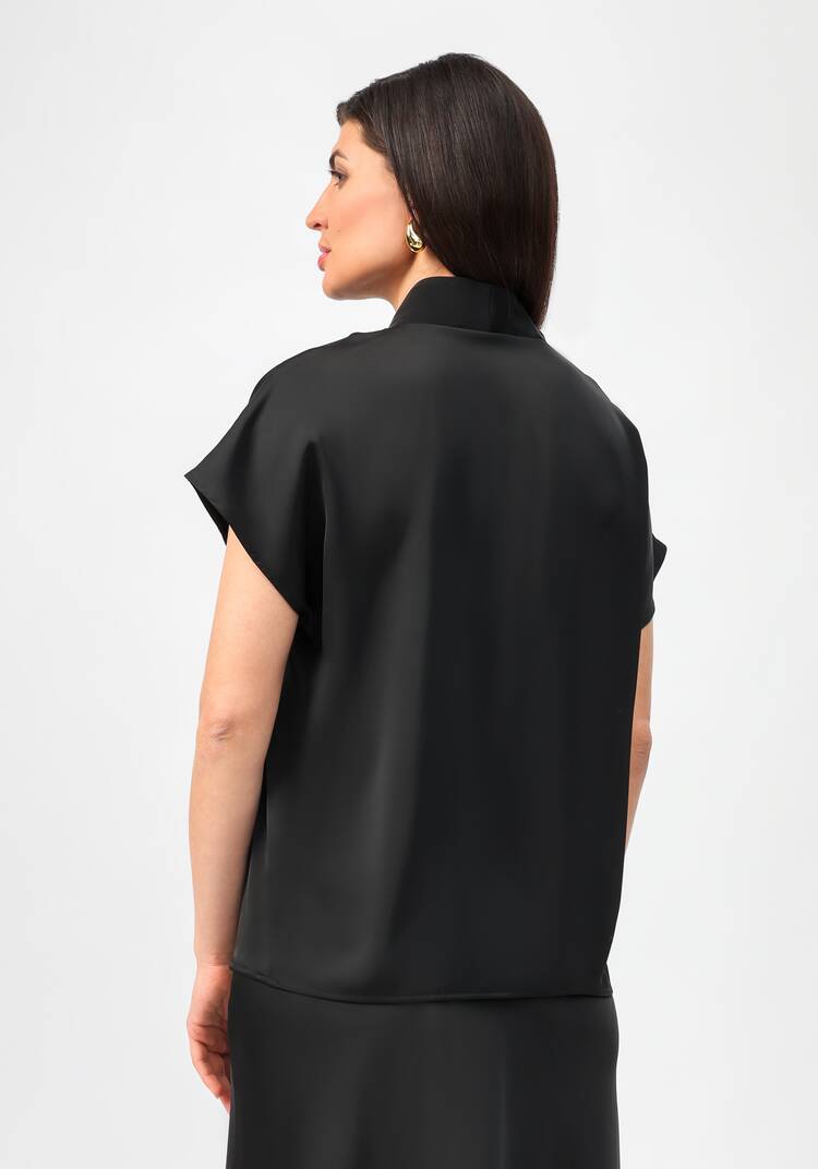 Блуза с V-образным вырезом с коротким рукавом шир.  750, рис. 13