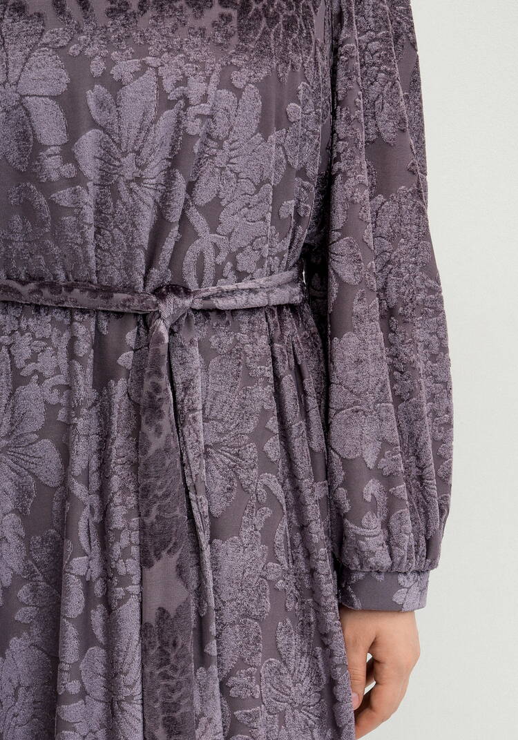 Платье с цветами из бархата шир.  750, рис. 31