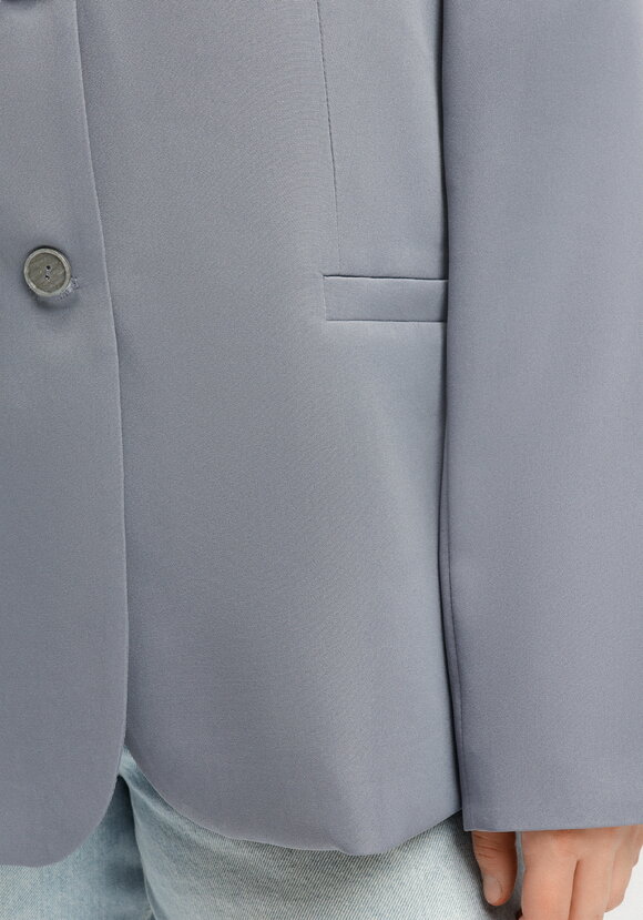 Пиджак с асимметричной шлицей по спинке шир.  580, рис. 13