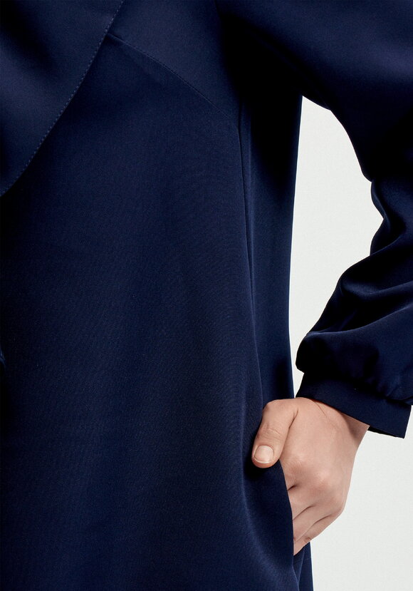 Платье с декоративной сборкой на пуговицах шир.  580, рис. 8