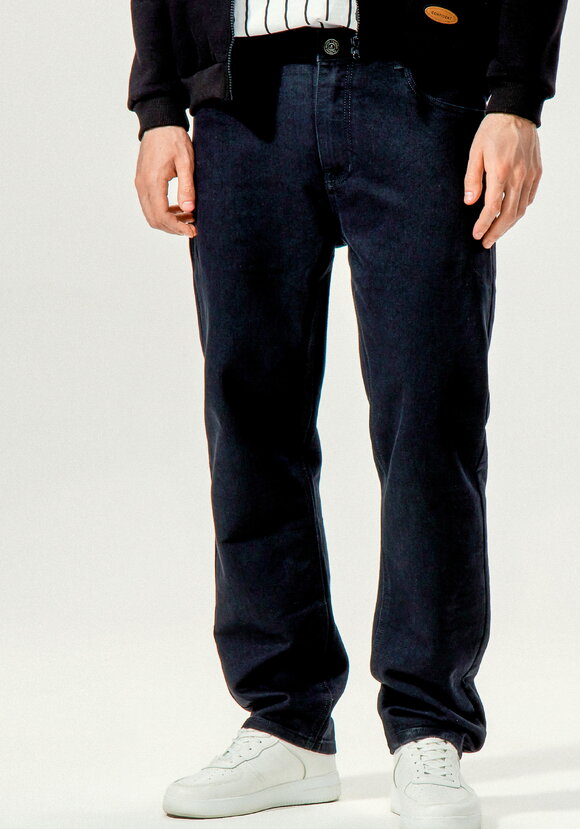 Брюки прямые из джинсовой ткани с карманами шир.  580, рис. 23