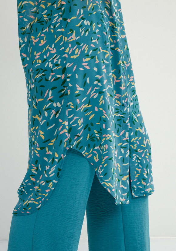 Рубашка с рукавом 7/8 и патами шир.  580, рис. 25