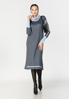 Платье прямого силуэта с контрастной отделкой