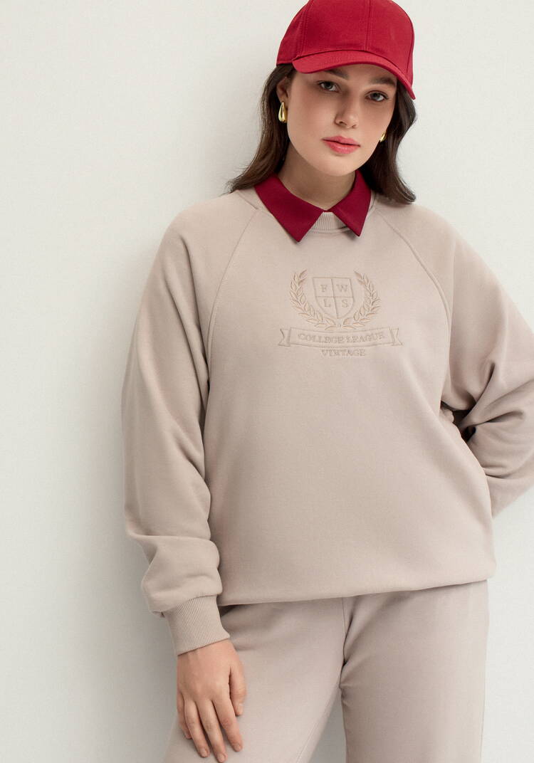 Свитшот с декором на груди шир.  750, рис. 8