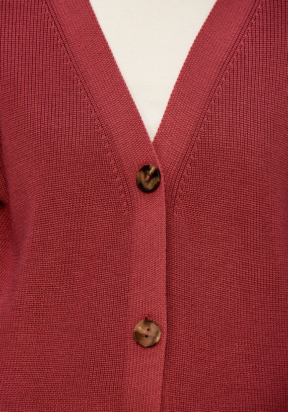 Кардиган со спущенным плечом шир.  580, рис. 24