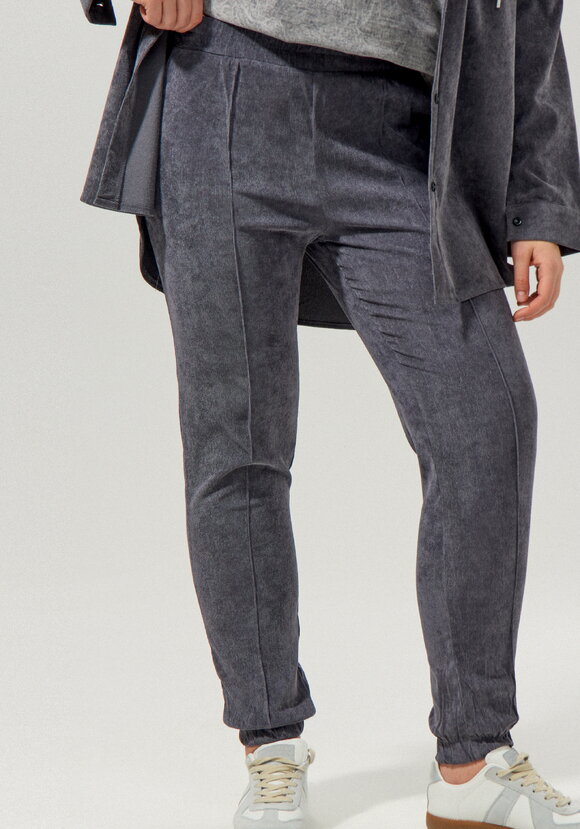 Брюки из вельвета со стрелкой шир.  580, рис. 9