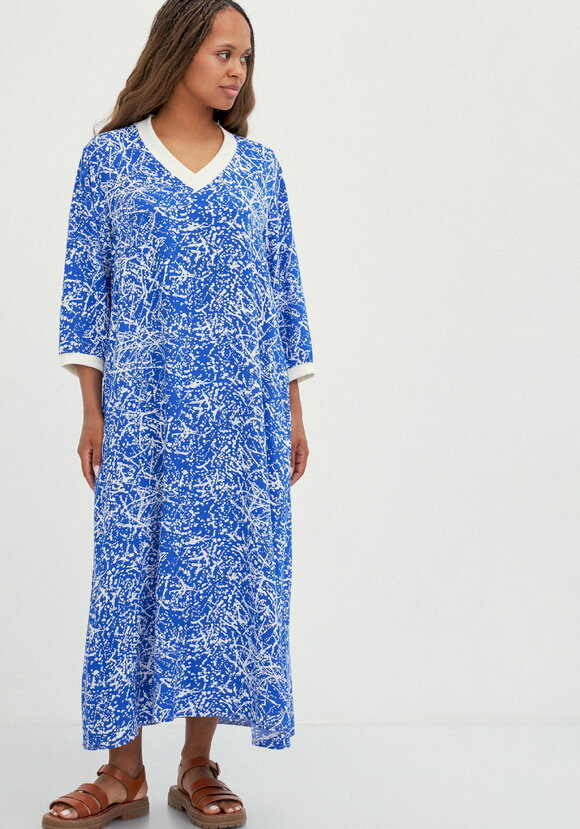 Платье А-силуэта с контрастной отделкой шир.  580, рис. 4