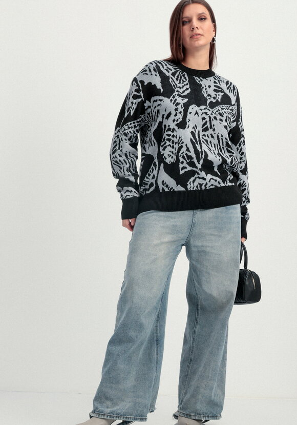 Джемпер с абстрактным цветочным принтом шир.  580, рис. 10