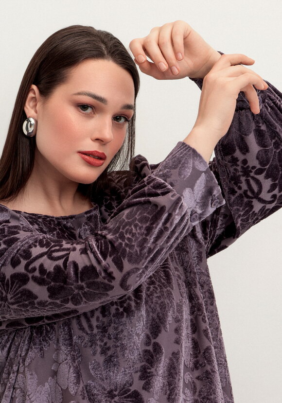 Блуза с цветами из бархата шир.  580, рис. 14