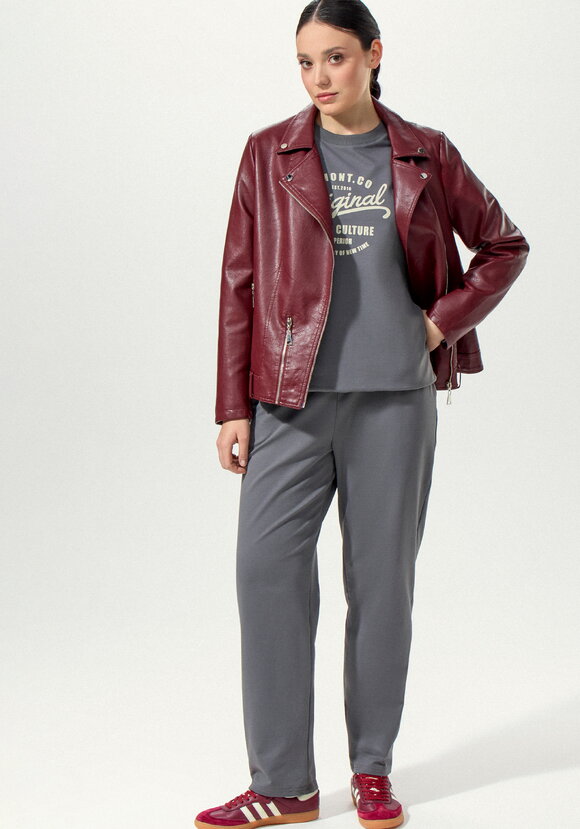 Костюм из брюк и свитшота с принтом на груди шир.  580, рис. 1