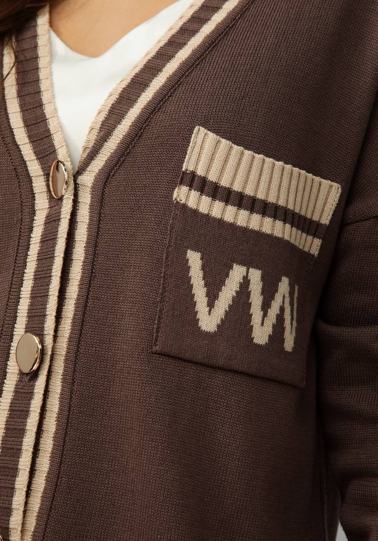 Кардиган с карманом на груди и логотипом шир.  750, рис. 12