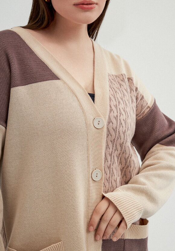 Кардиган с разноцветными вставками шир.  580, рис. 5