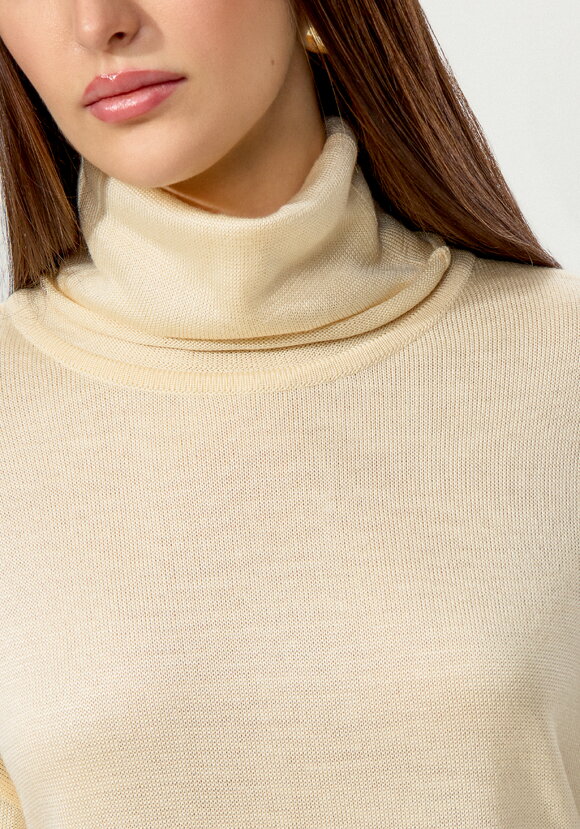 Удлиненная туника с воротником хомут шир.  580, рис. 13