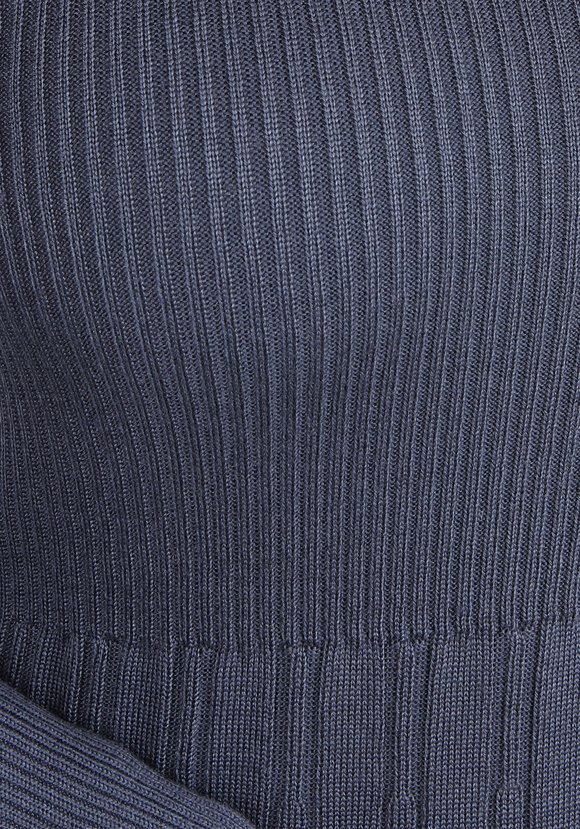 Платье в вертикальную полоску шир.  580, рис. 3