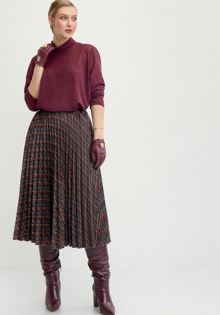 Водолазка из фактурного трикотажа шир.  750, рис. 13